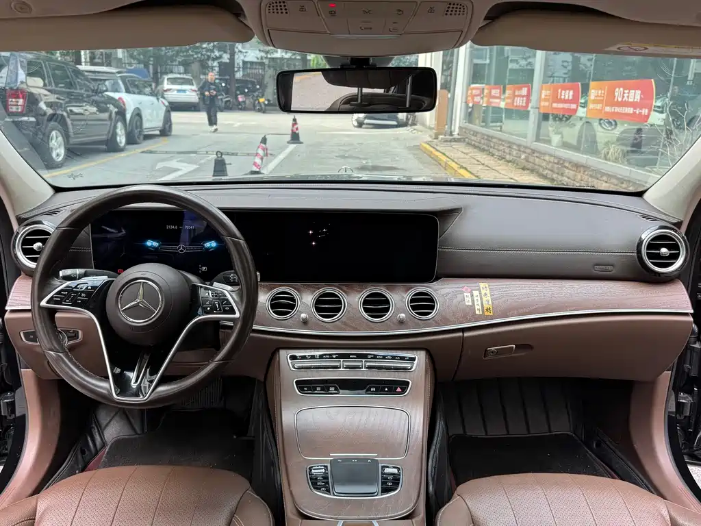 MERCEDES-BENZ E CLASS