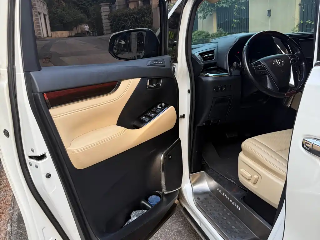 Toyota Alphard 2015 3.5L Luxury