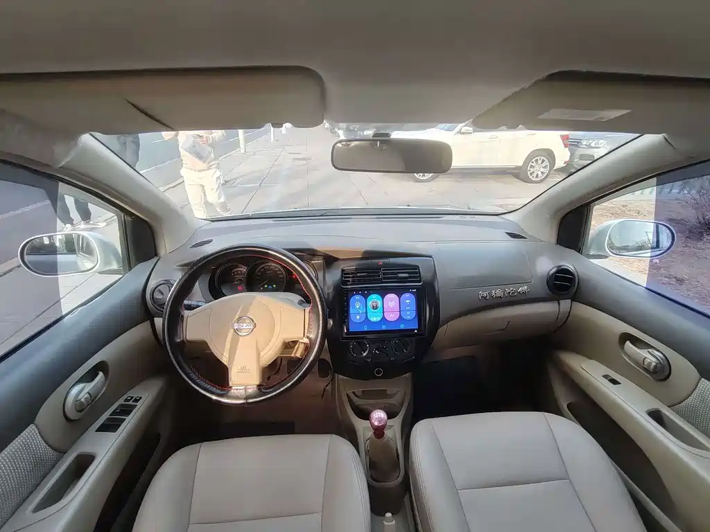Nissan Livina — миниатюра 8