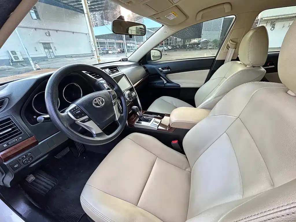 Toyota Reiz — миниатюра 9