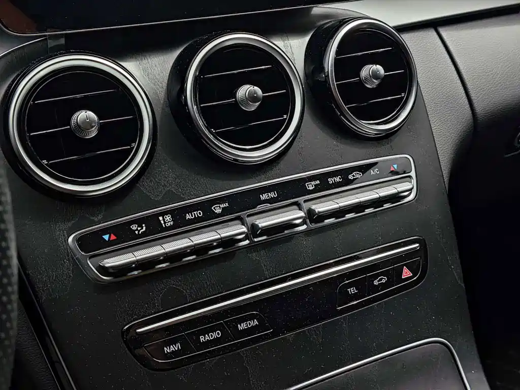 Mercedes-Benz C-Class — миниатюра 14
