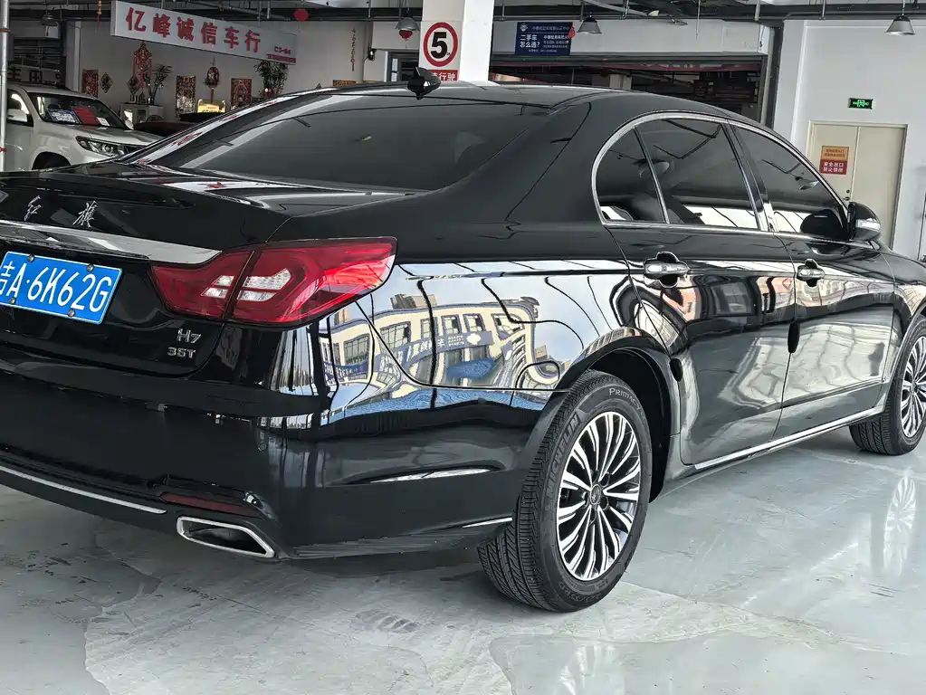 Hongqi Hongqi H7 — миниатюра 9