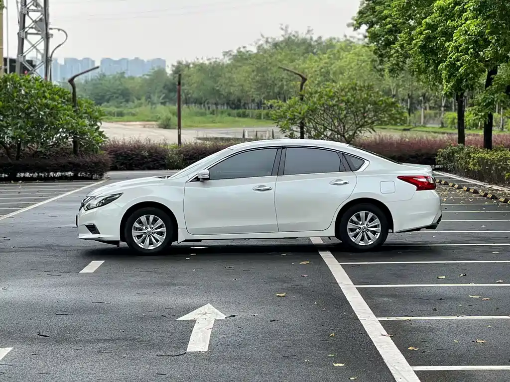Nissan Teana — миниатюра 5