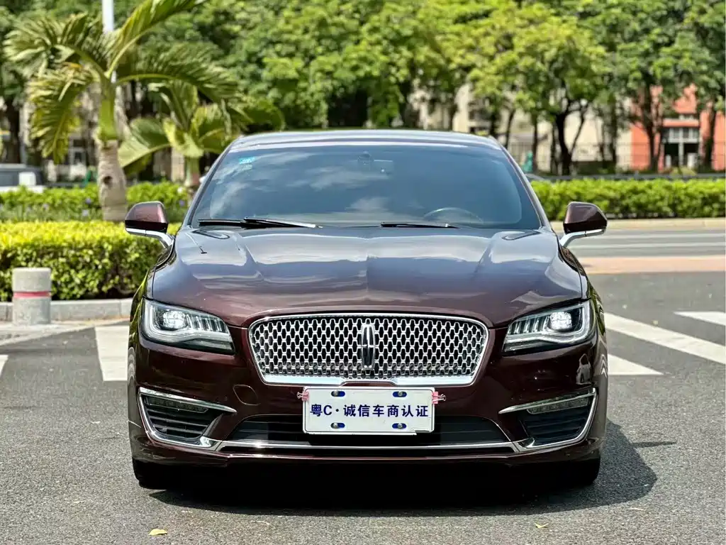 Lincoln MKZ — миниатюра 2