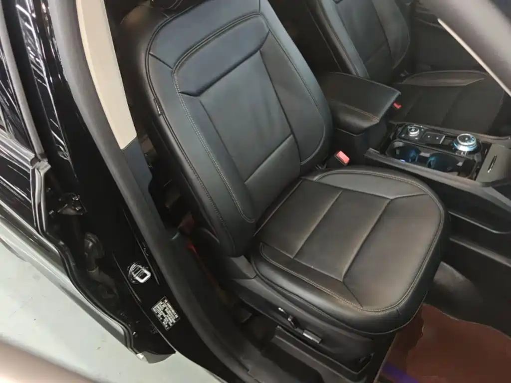 Ford Explorer — миниатюра 25