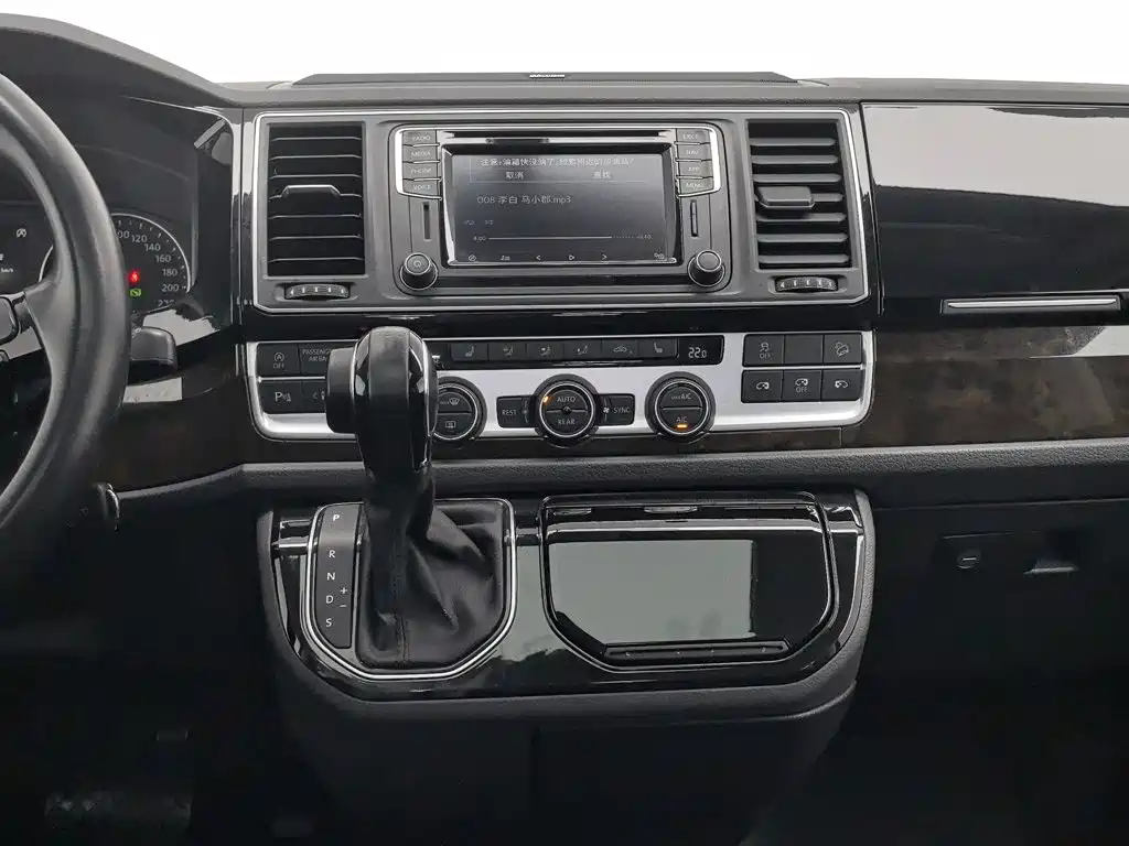 Volkswagen Multivan — миниатюра 12