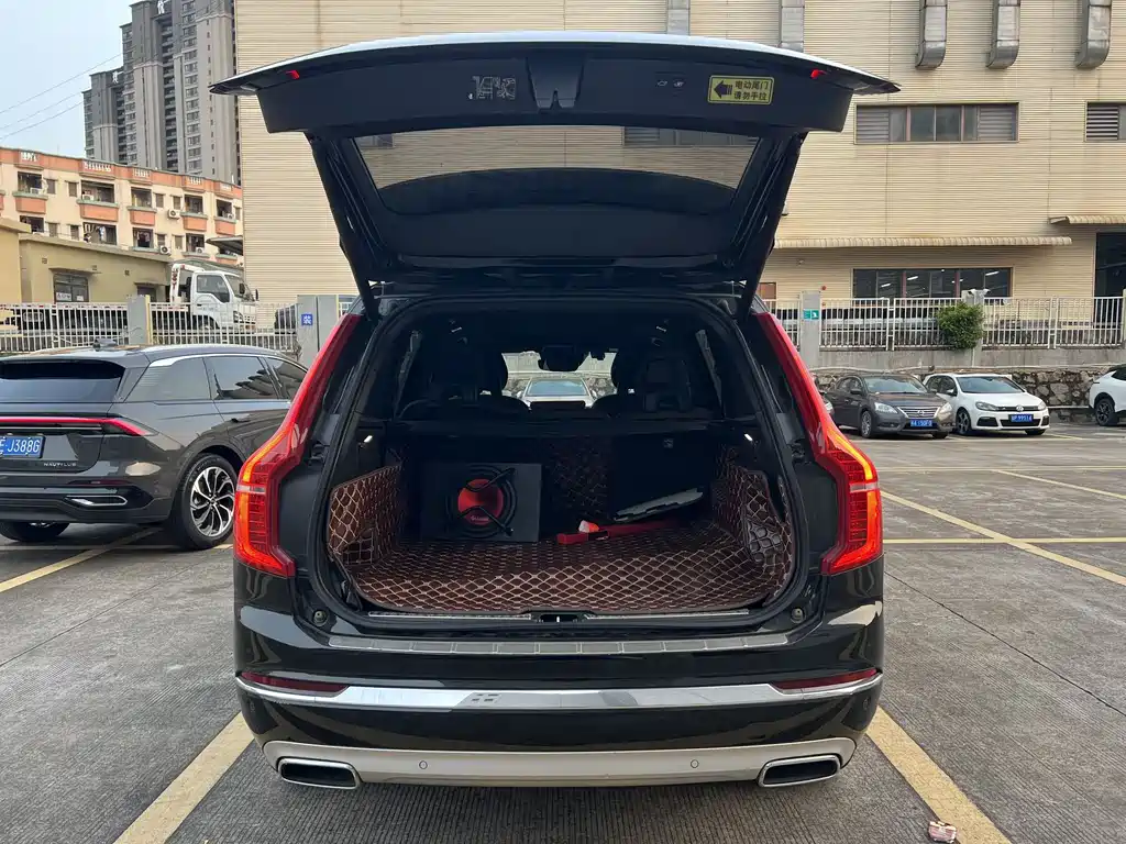 Volvo XC90 2021 B5 Luxury 5 мест