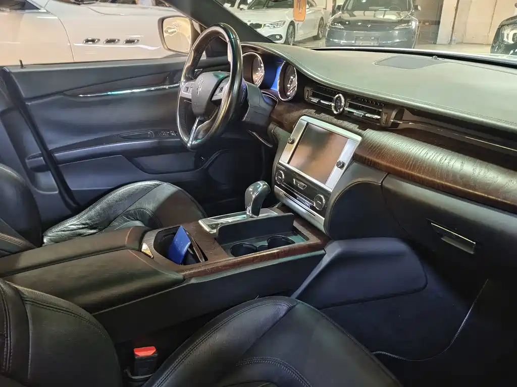 Maserati Quattroporte — миниатюра 13