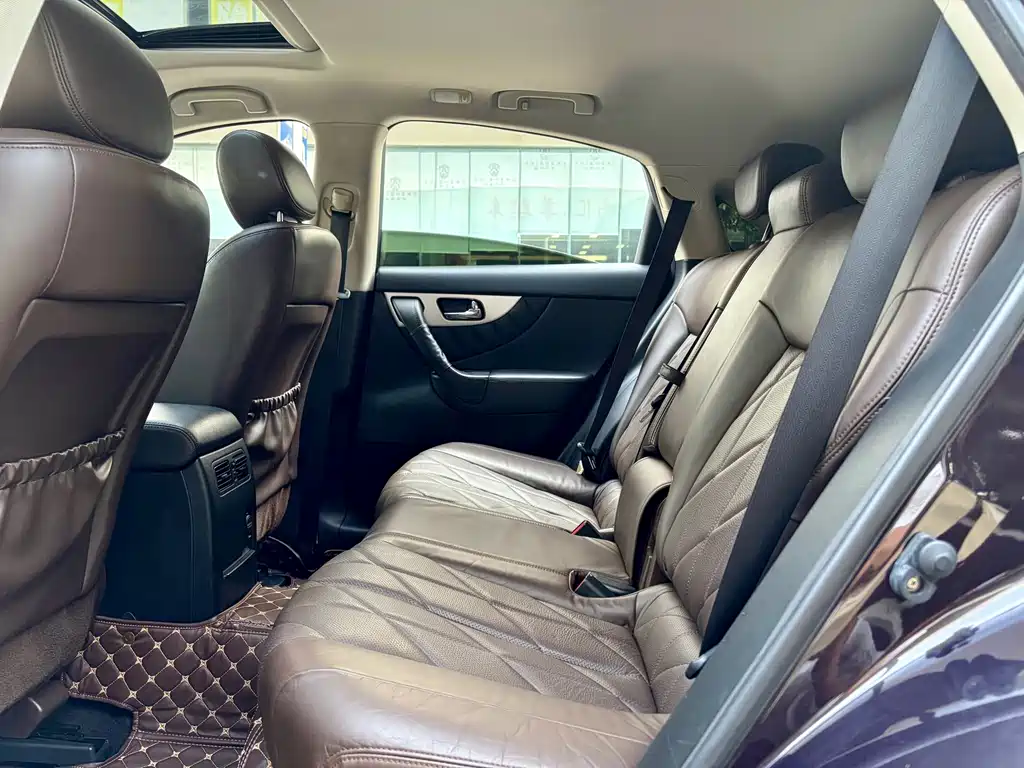 Infiniti QX70 — миниатюра 10