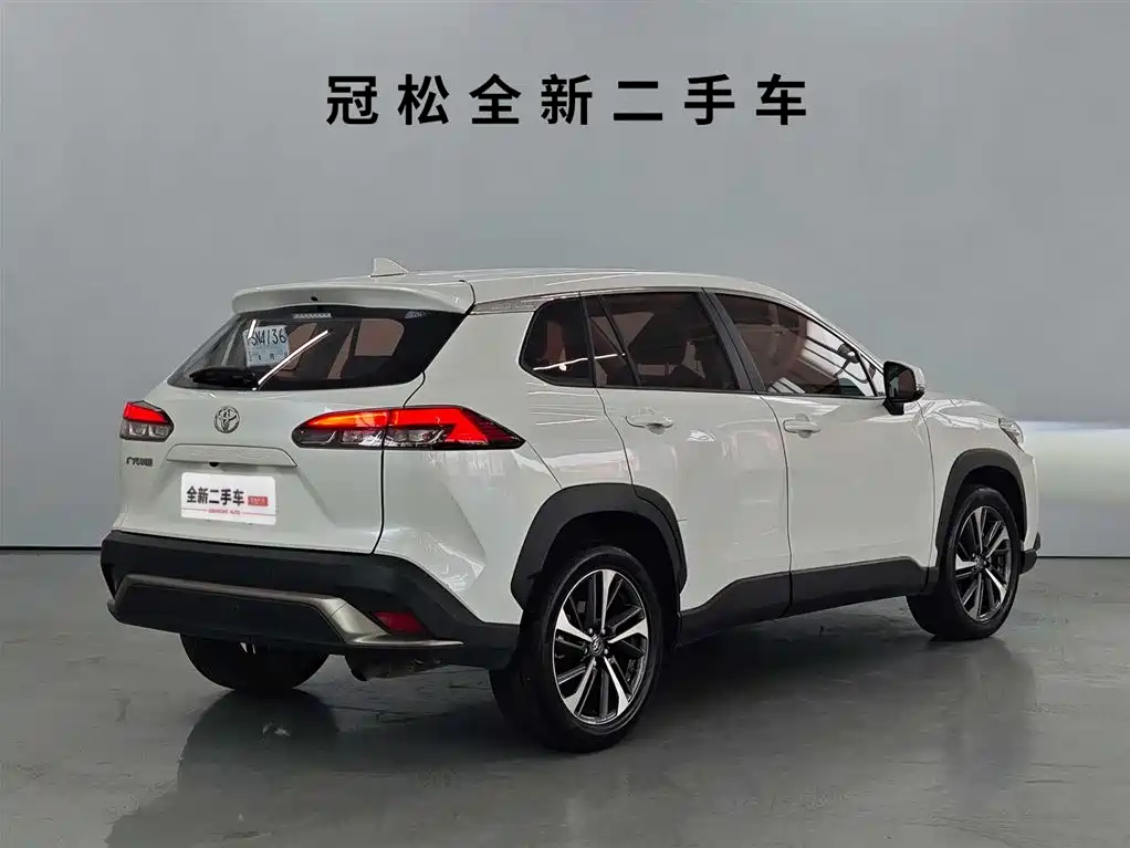 Toyota Frontlander 2022 2.0L CVT Luxury PLUS