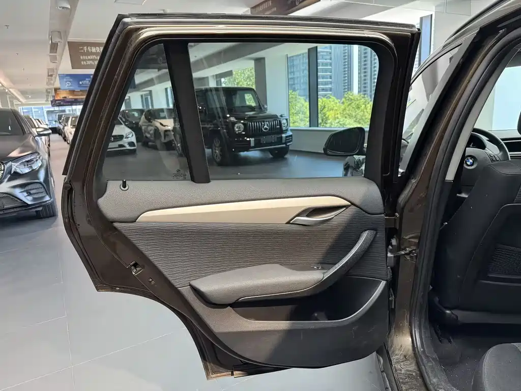 BMW X1 — миниатюра 8