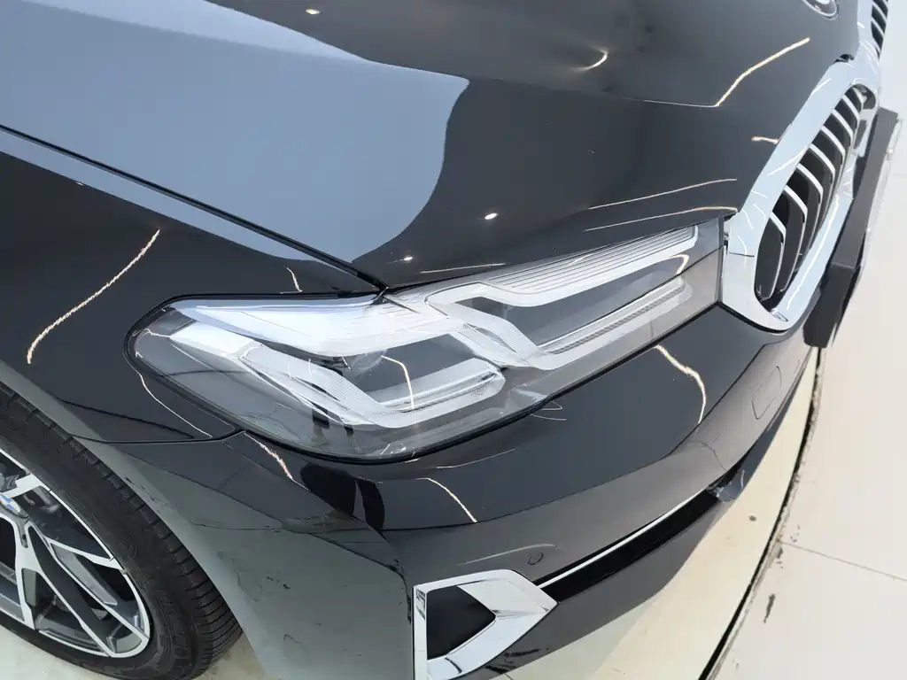 BMW 5 Series — миниатюра 29