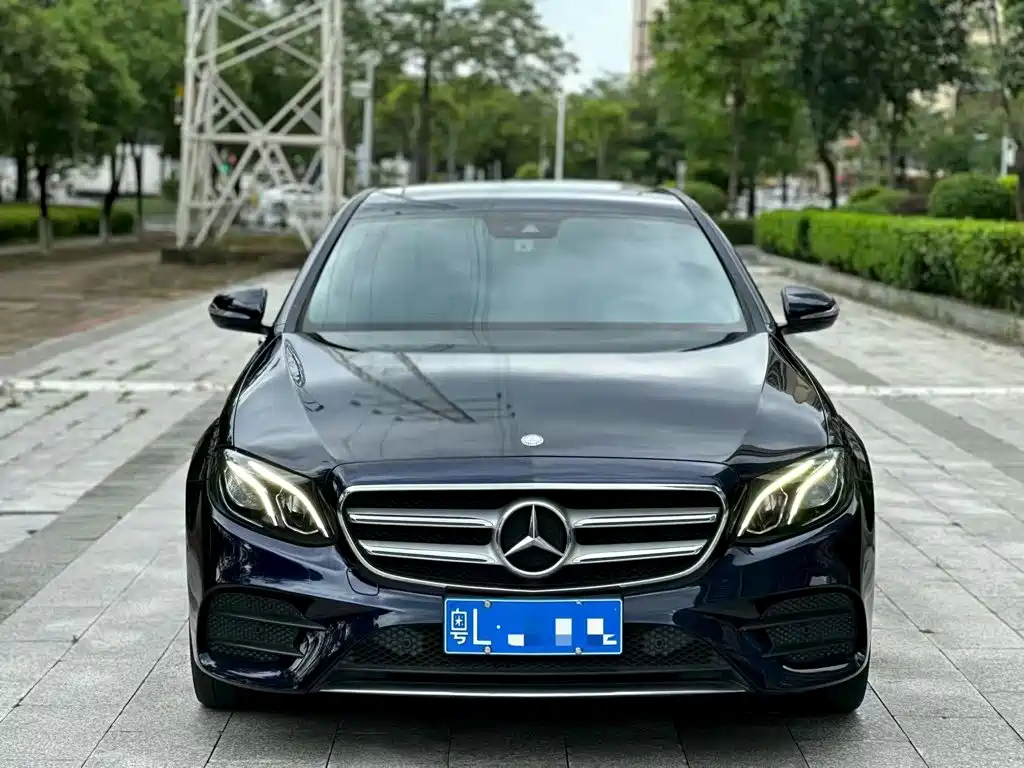 Mercedes-Benz E-Class — миниатюра 2