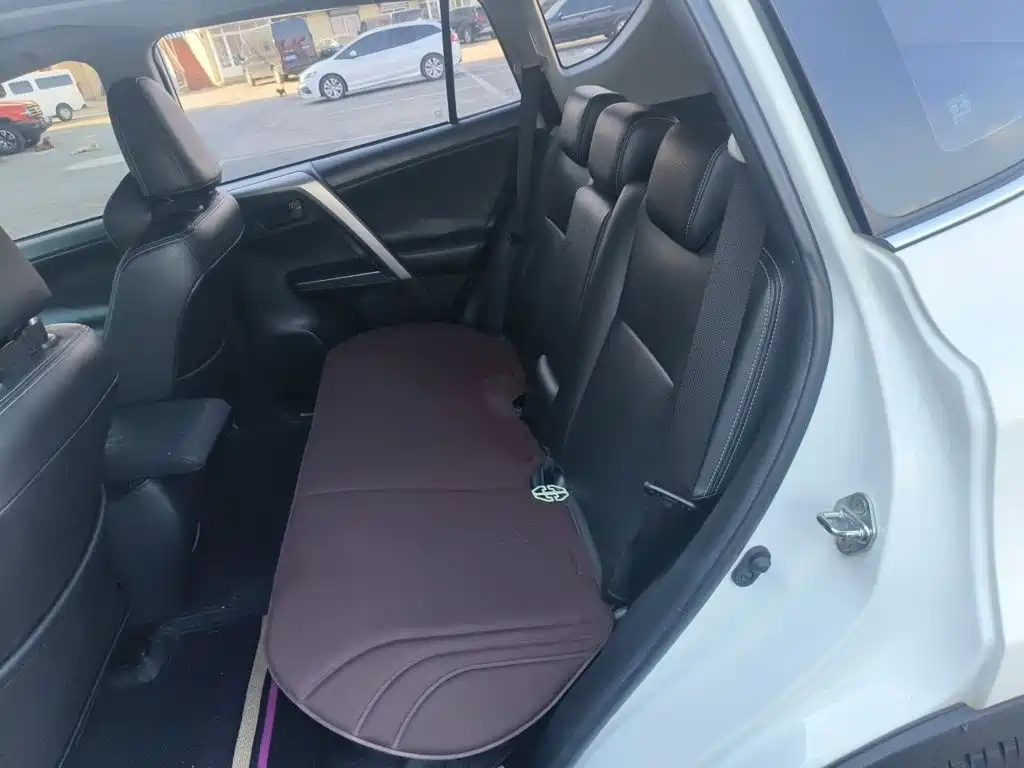Toyota RAV4 — миниатюра 15