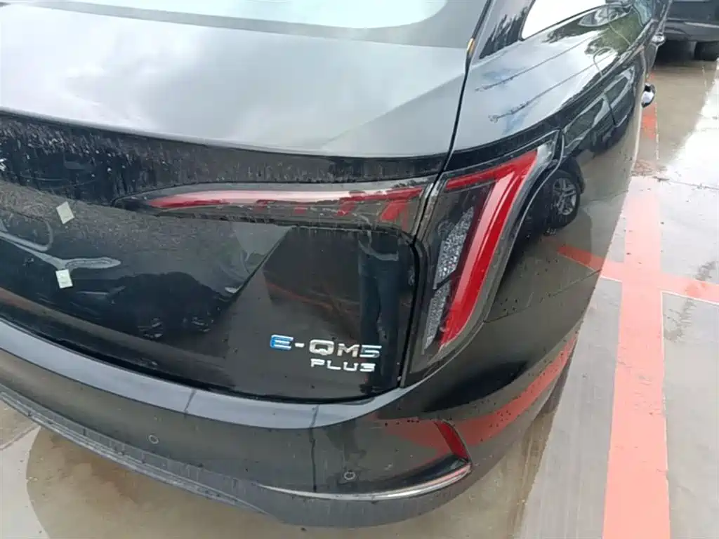 Hongqi E-QM5 2025 610km PLUS