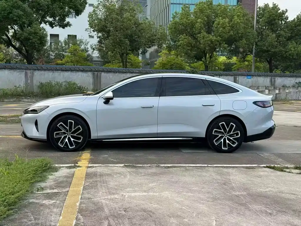 Baojun Xiangjing — миниатюра 7