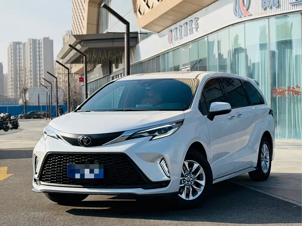 Toyota Granvia 2024