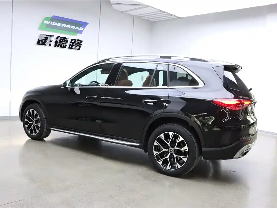 Mercedes-Benz GLC 2023 GLC 260 L 4MATIC 5 мест