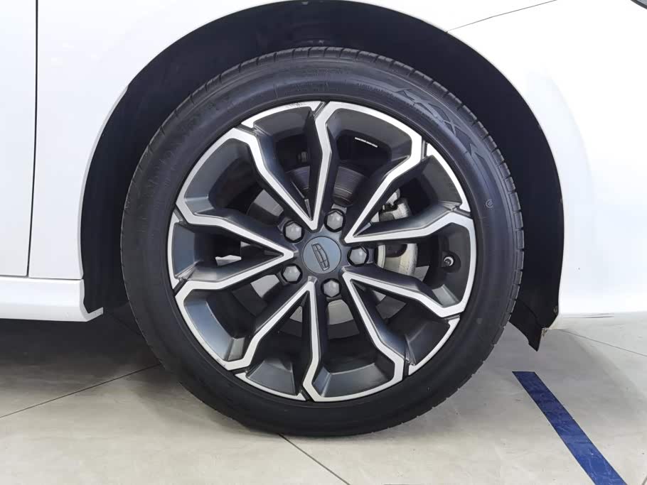 Geely Binrui 1.4 л 2021 г. Белый, пробег 44400 км
