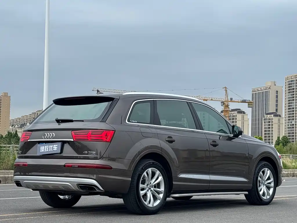 Audi Q7 2019 45 TFSI Comfort