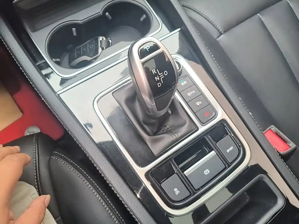 BYD MAX — миниатюра 14