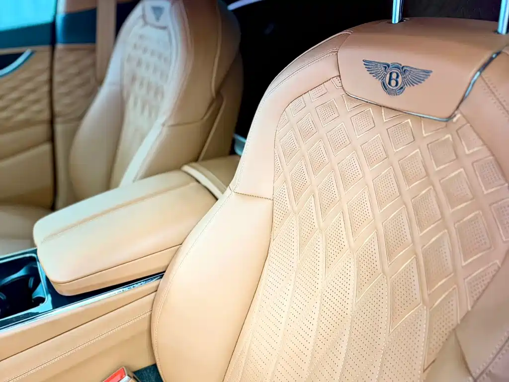 Bentley Flying Spur PHEV — миниатюра 15
