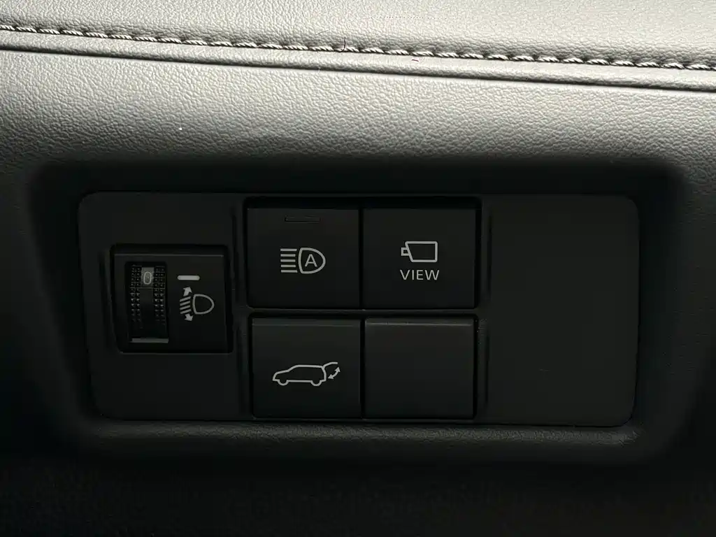 Toyota Crown Kluger — миниатюра 15