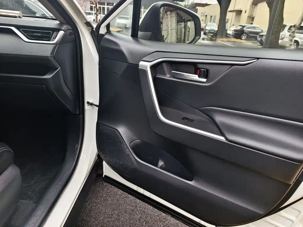 TOYOTA RAV4 RONGFANG