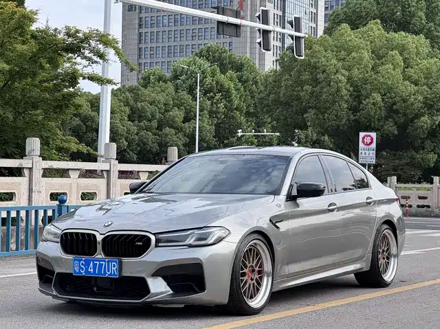 BMW M5