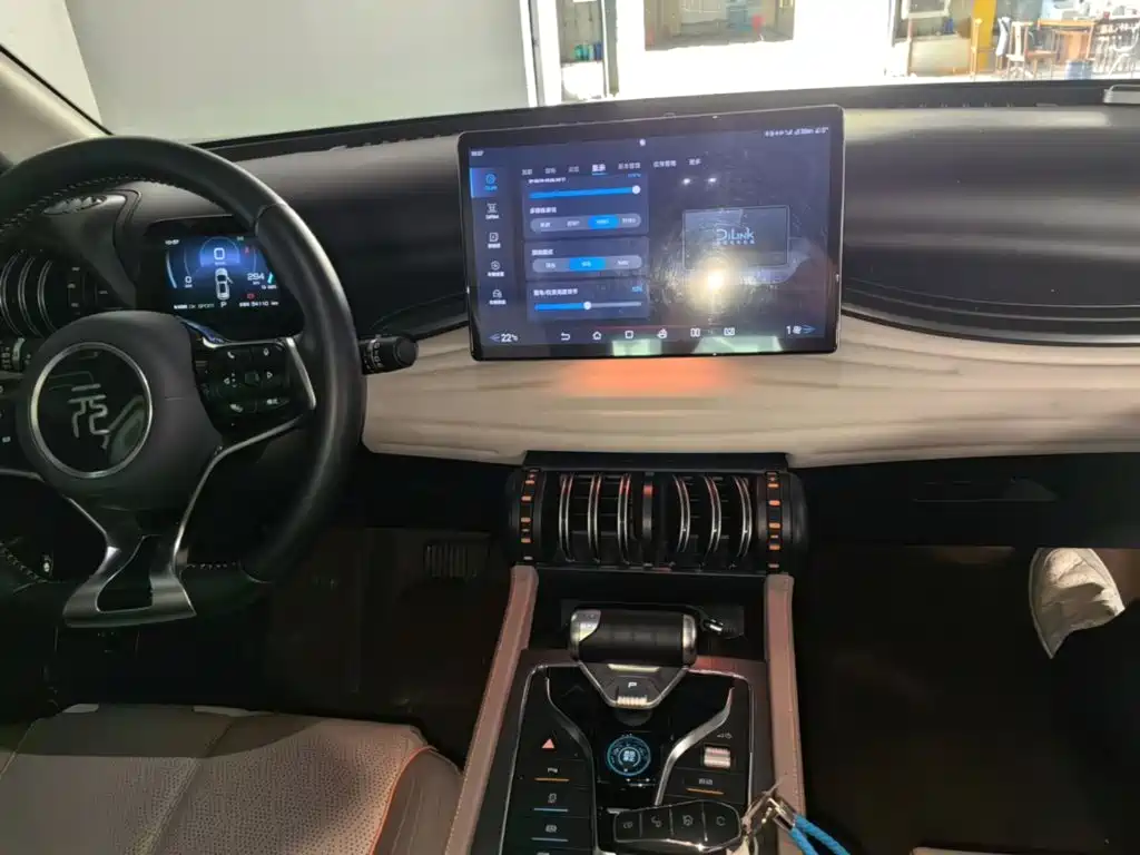 BYD Yuan Plus — миниатюра 10