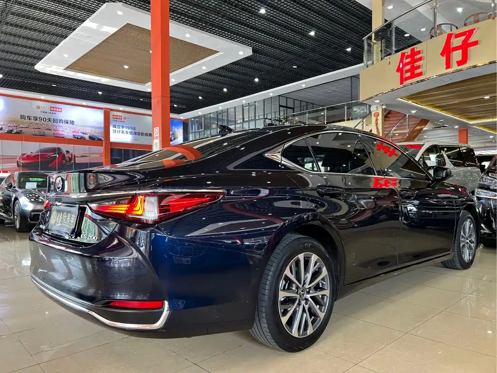 Lexus ES — миниатюра 4
