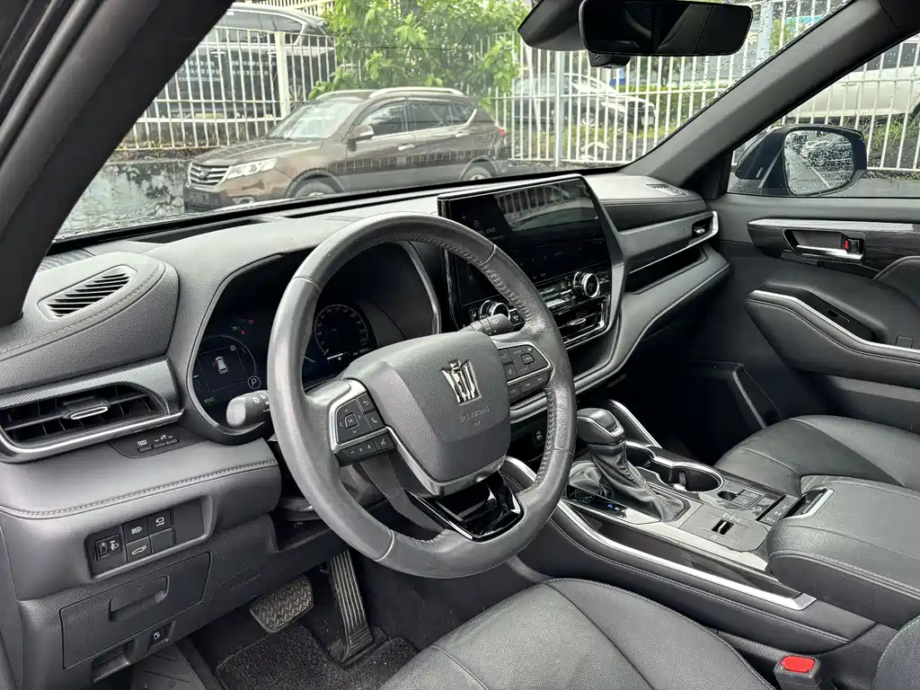 Toyota Crown Kluger — миниатюра 9