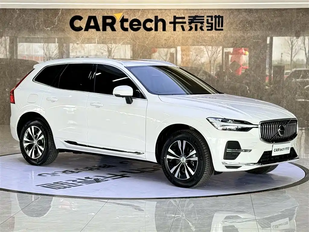 Volvo XC60 2024 B5 Luxury