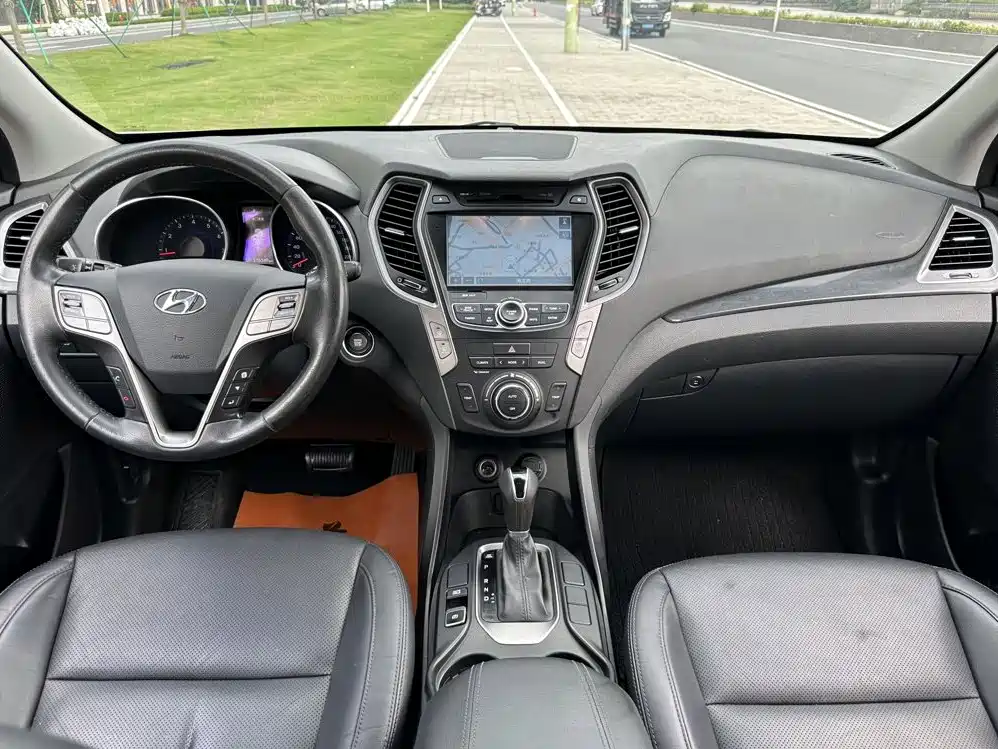 Hyundai Santa Fe — миниатюра 8
