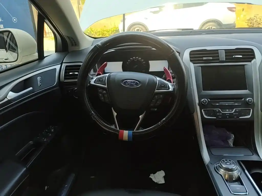 Ford Mondeo — миниатюра 11