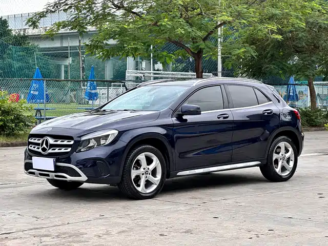 MERCEDES-BENZ GLA 2018