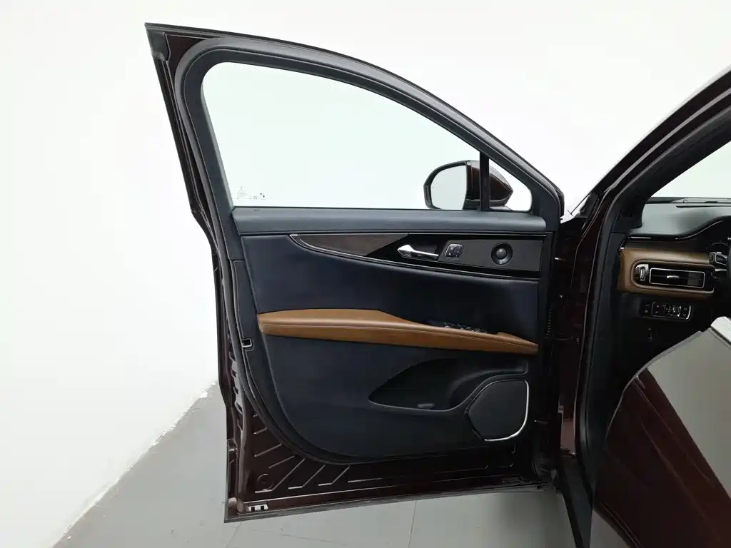 Lincoln Nautilus — миниатюра 8