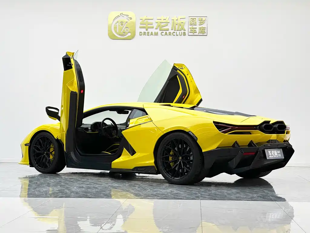 Lamborghini Revuelto — миниатюра 9