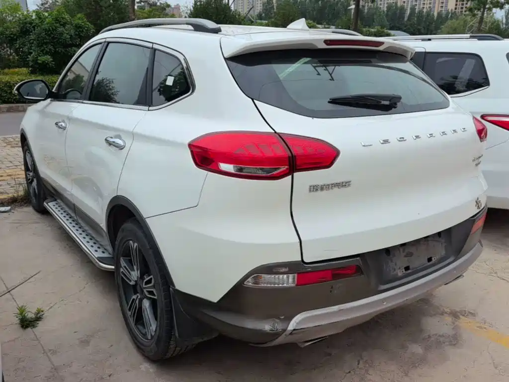 Changfeng CS10 2015 2.0T MT
