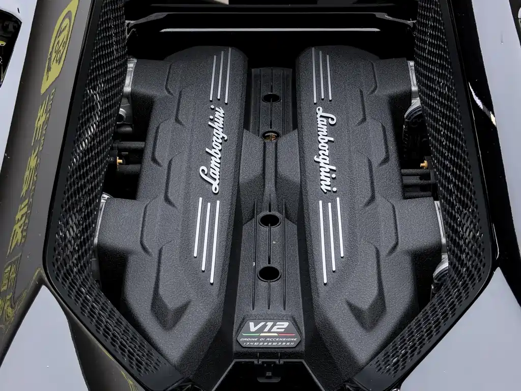 Lamborghini Revuelto — миниатюра 34