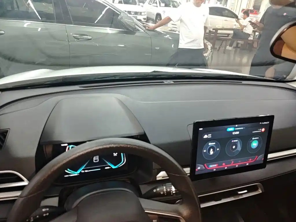 BYD E3