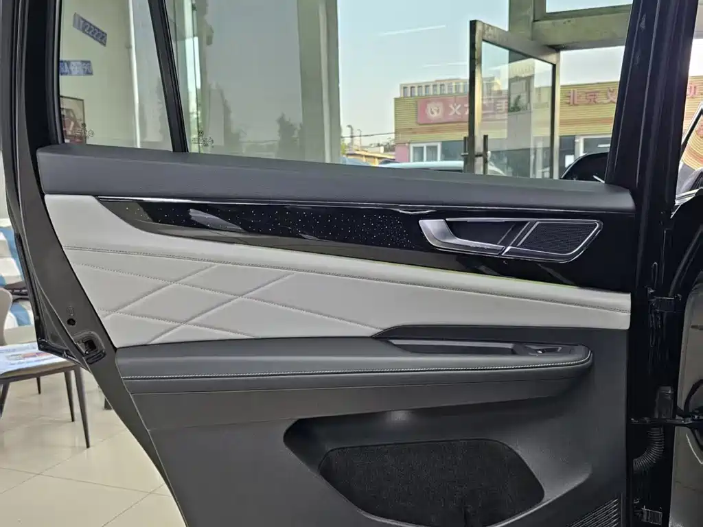 Volkswagen Teramont — миниатюра 16