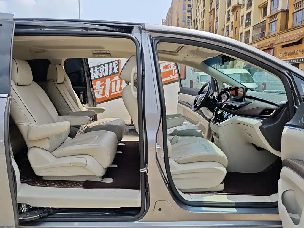 Buick GL8 — миниатюра 16