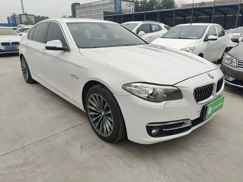 BMW 5 Series — миниатюра 4