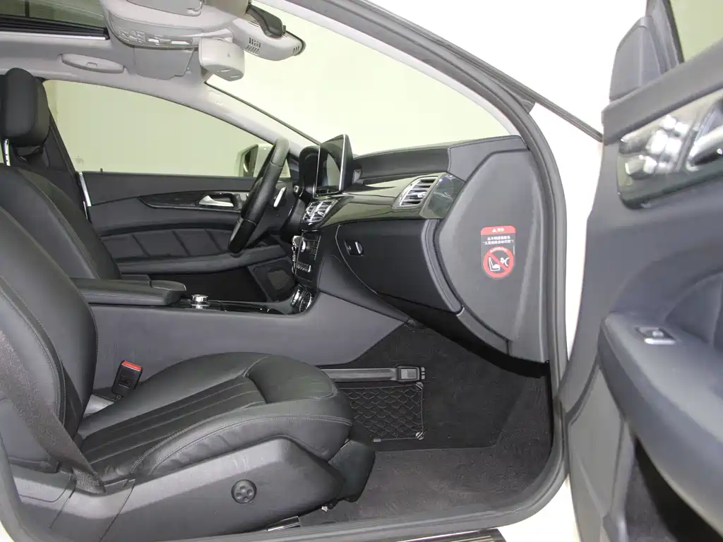 Mercedes-Benz CLS — миниатюра 10