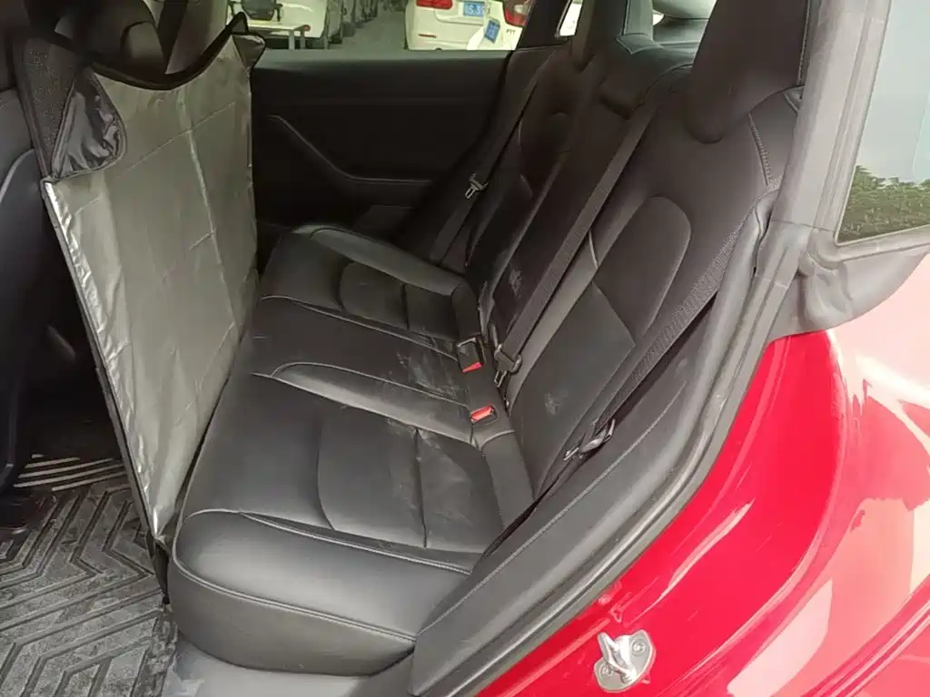Tesla Model 3 — миниатюра 17