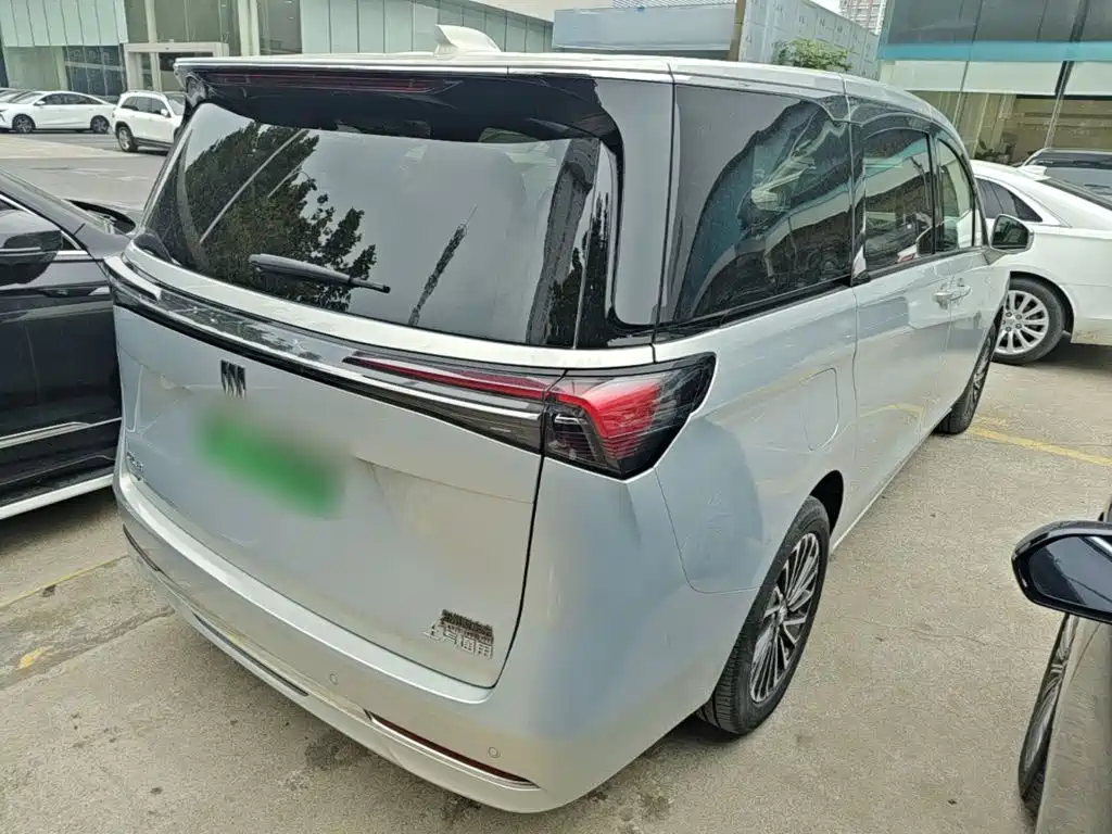 Buick GL8 Hybrid — миниатюра 7