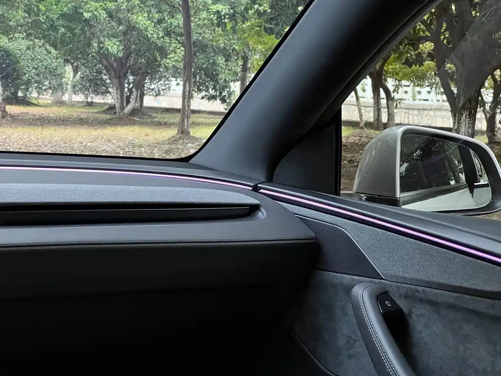 Tesla Model Y L — миниатюра 19
