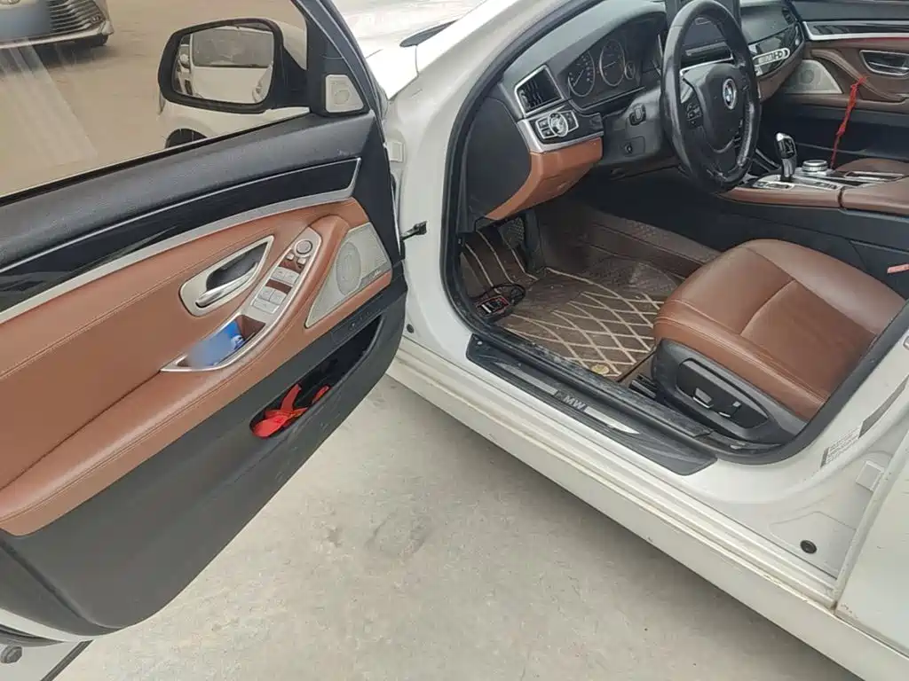 BMW 5 Series — миниатюра 16