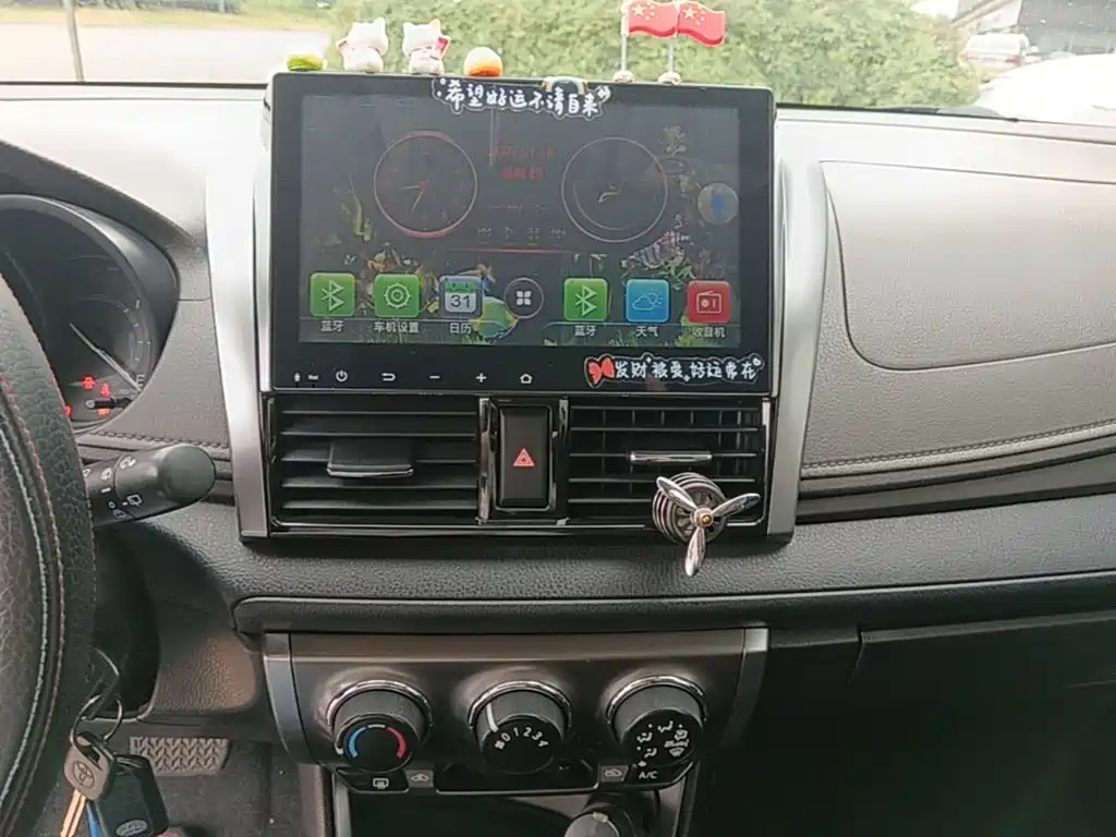 Toyota Yaris L — миниатюра 13